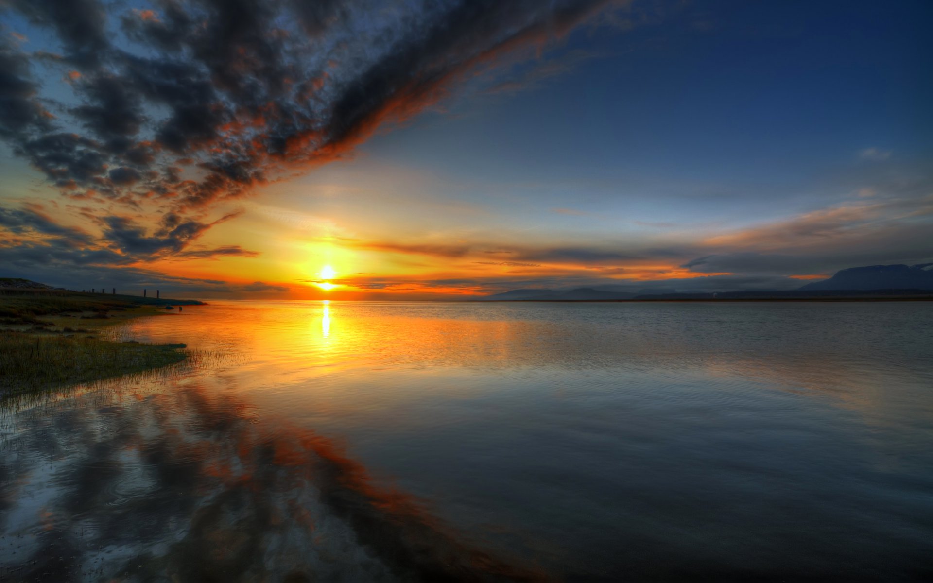 ciel nuages coucher de soleil soleil eau rive réflexion rivière lac horizon