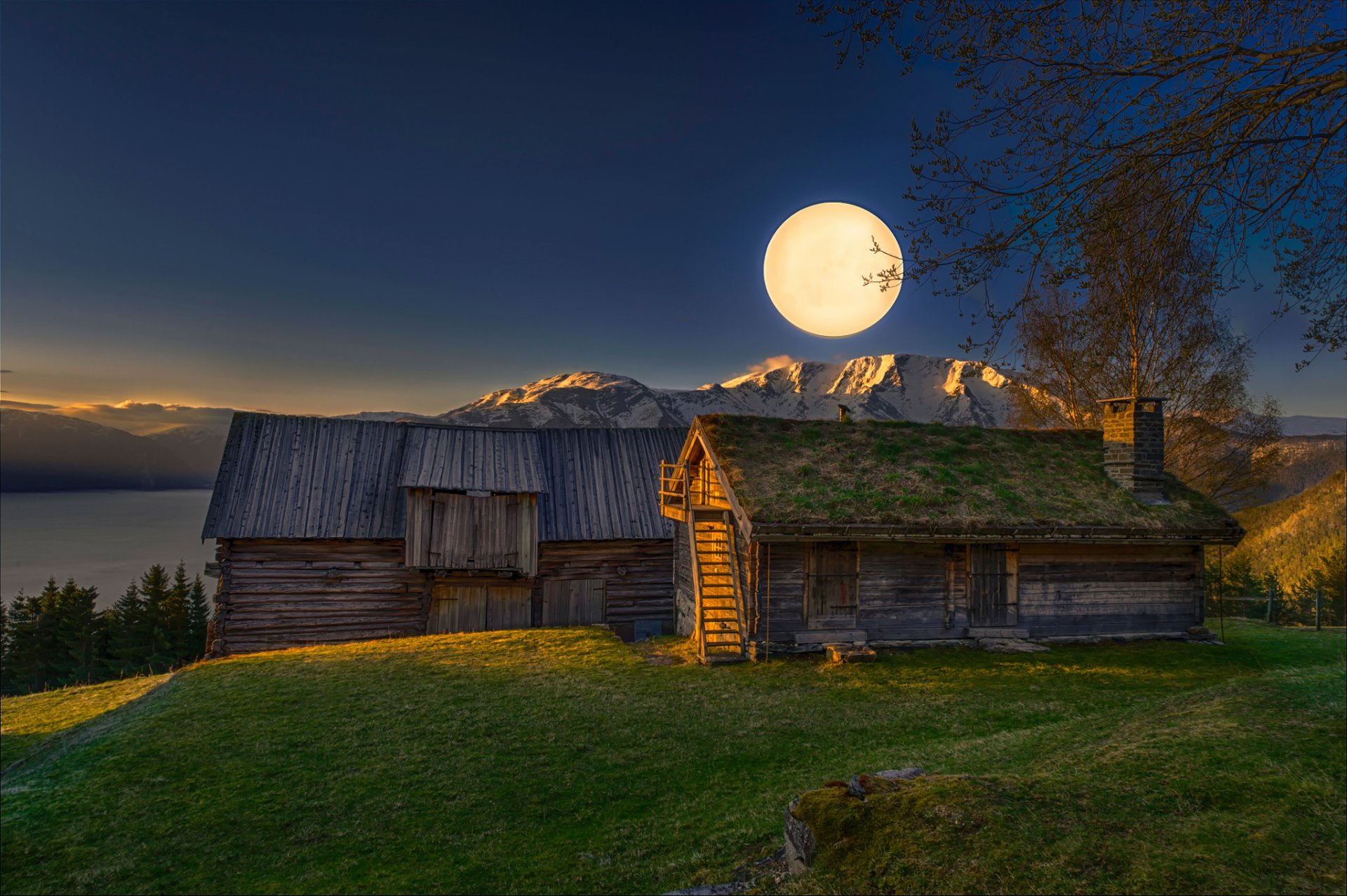 bonjour nuit lune grange montagnes matin