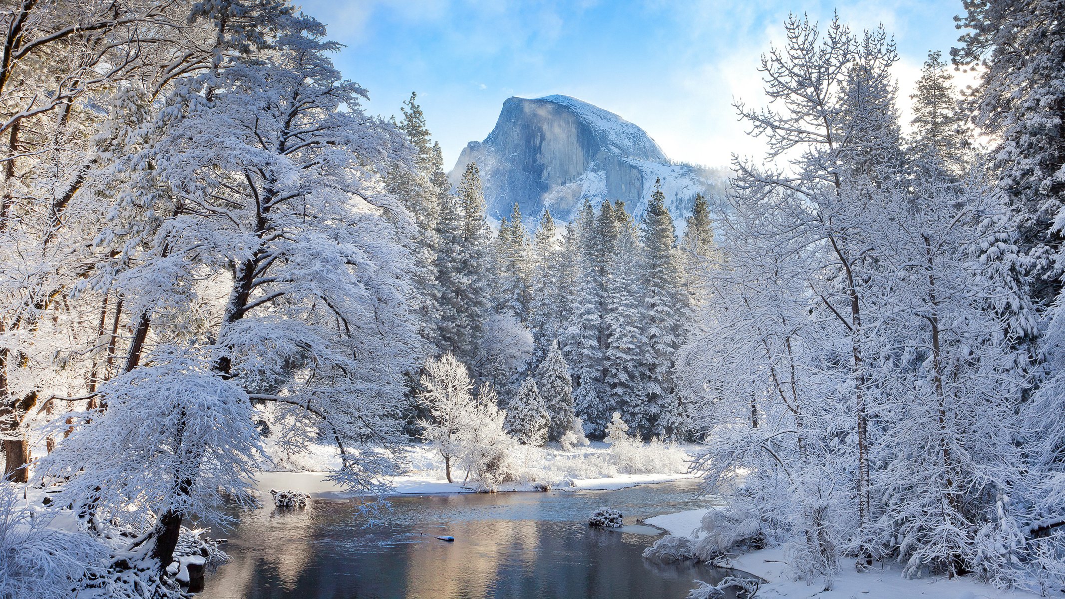 ciel montagnes hiver rivière arbres neige