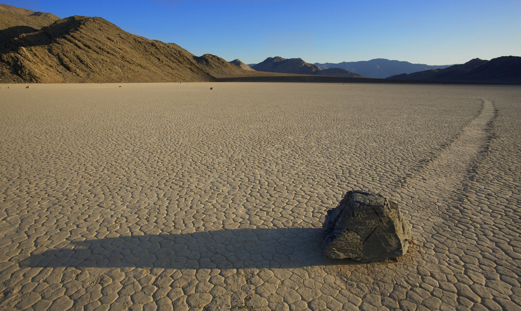 vallée de la mort californie désert pierre montagnes