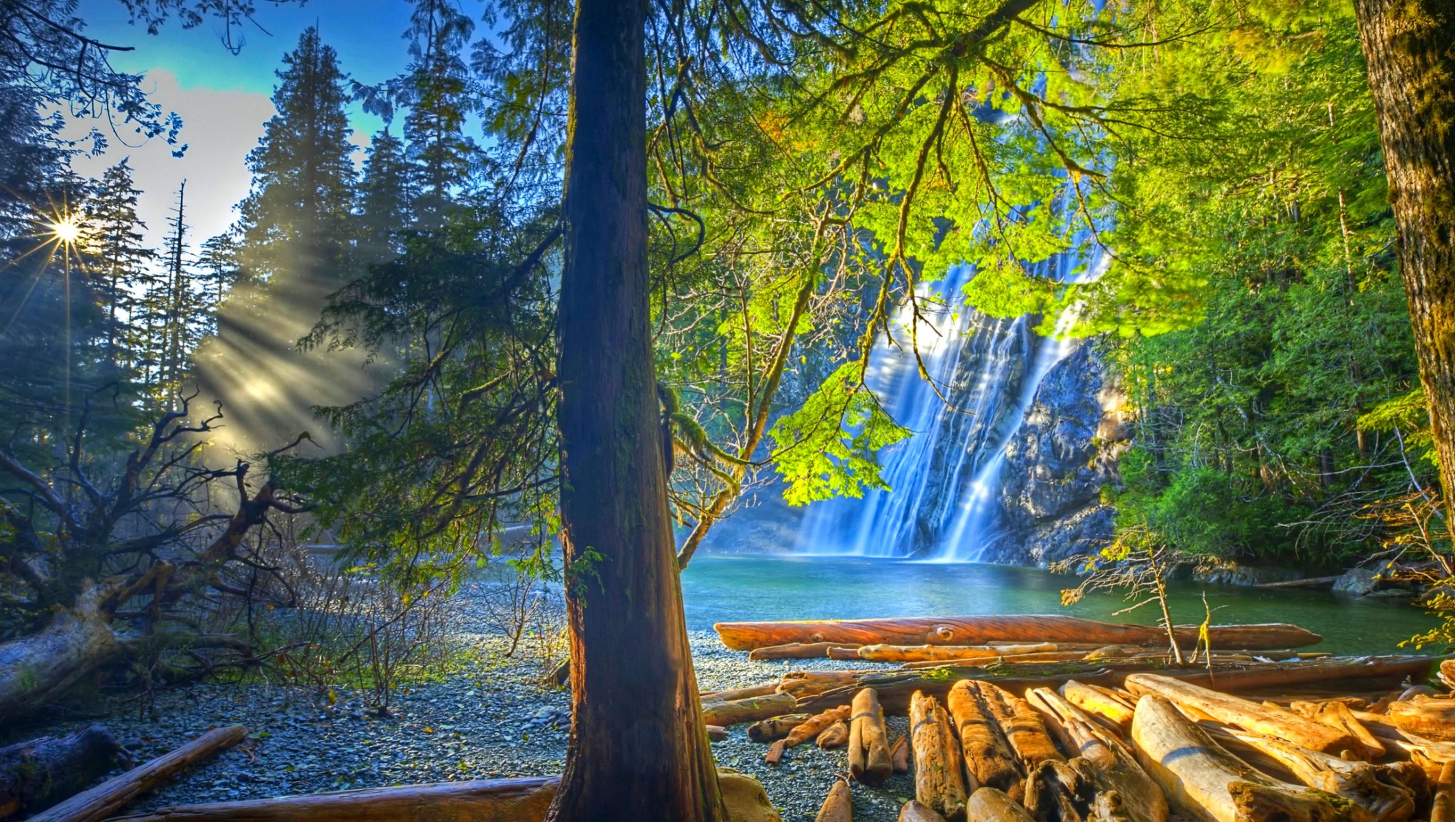 stany zjednoczone virgin falls tennessee skała wodospad las drzewa kłody promienie słońca