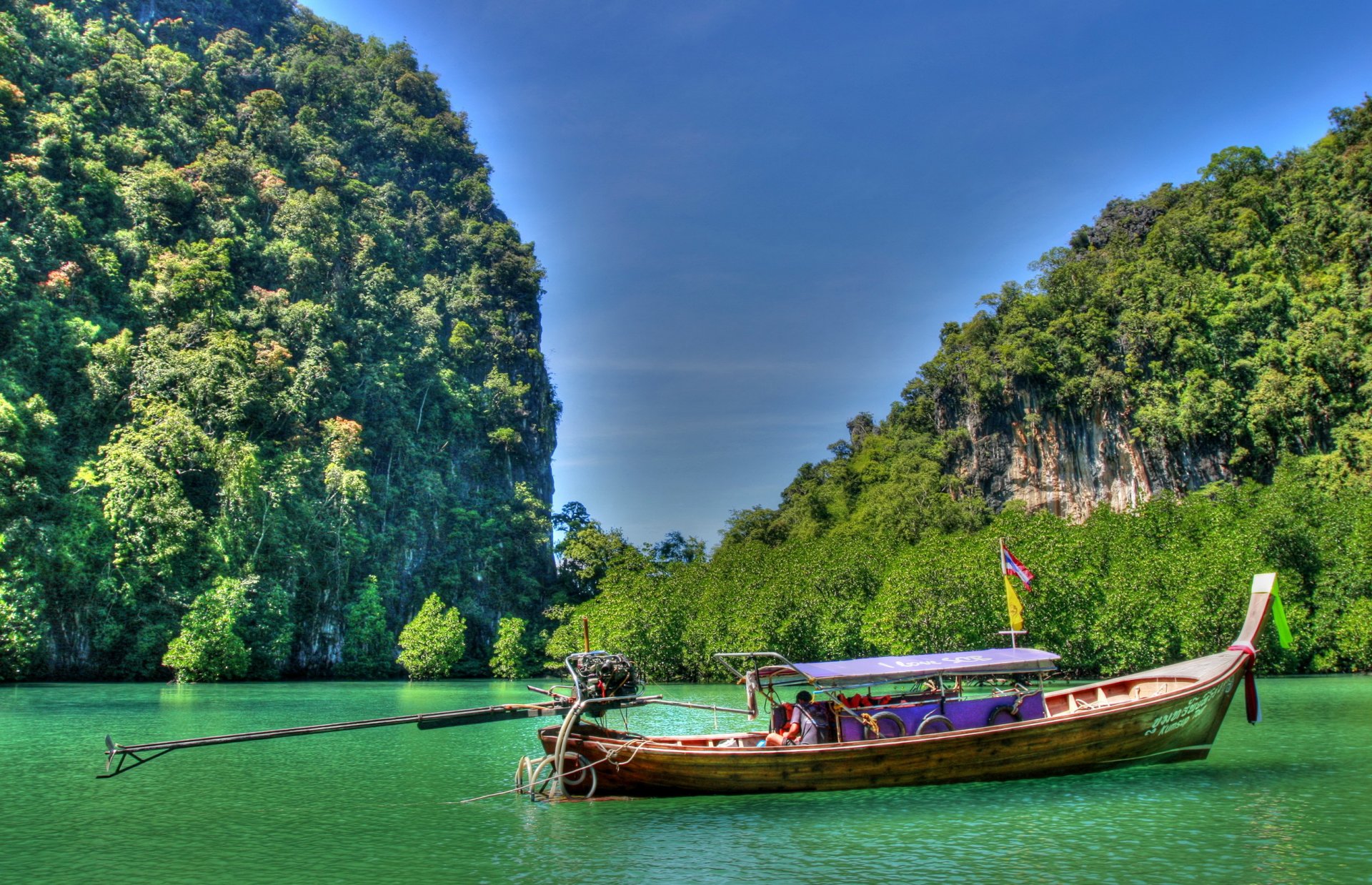 thaïlande nature montagnes arbres bateau