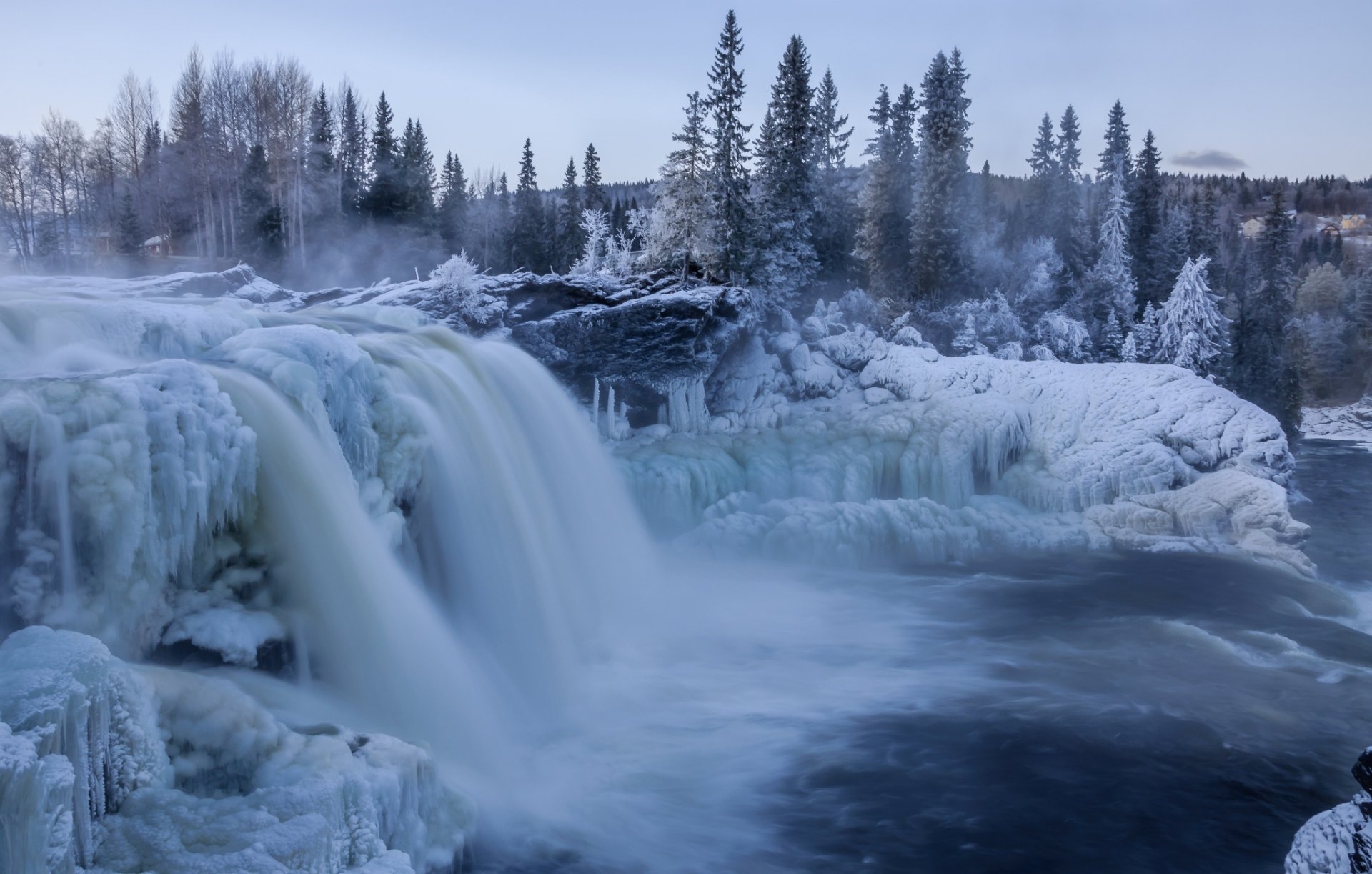 cascata inverno neve ghiaccio