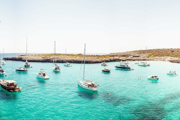 Photos of yachts in the ocean