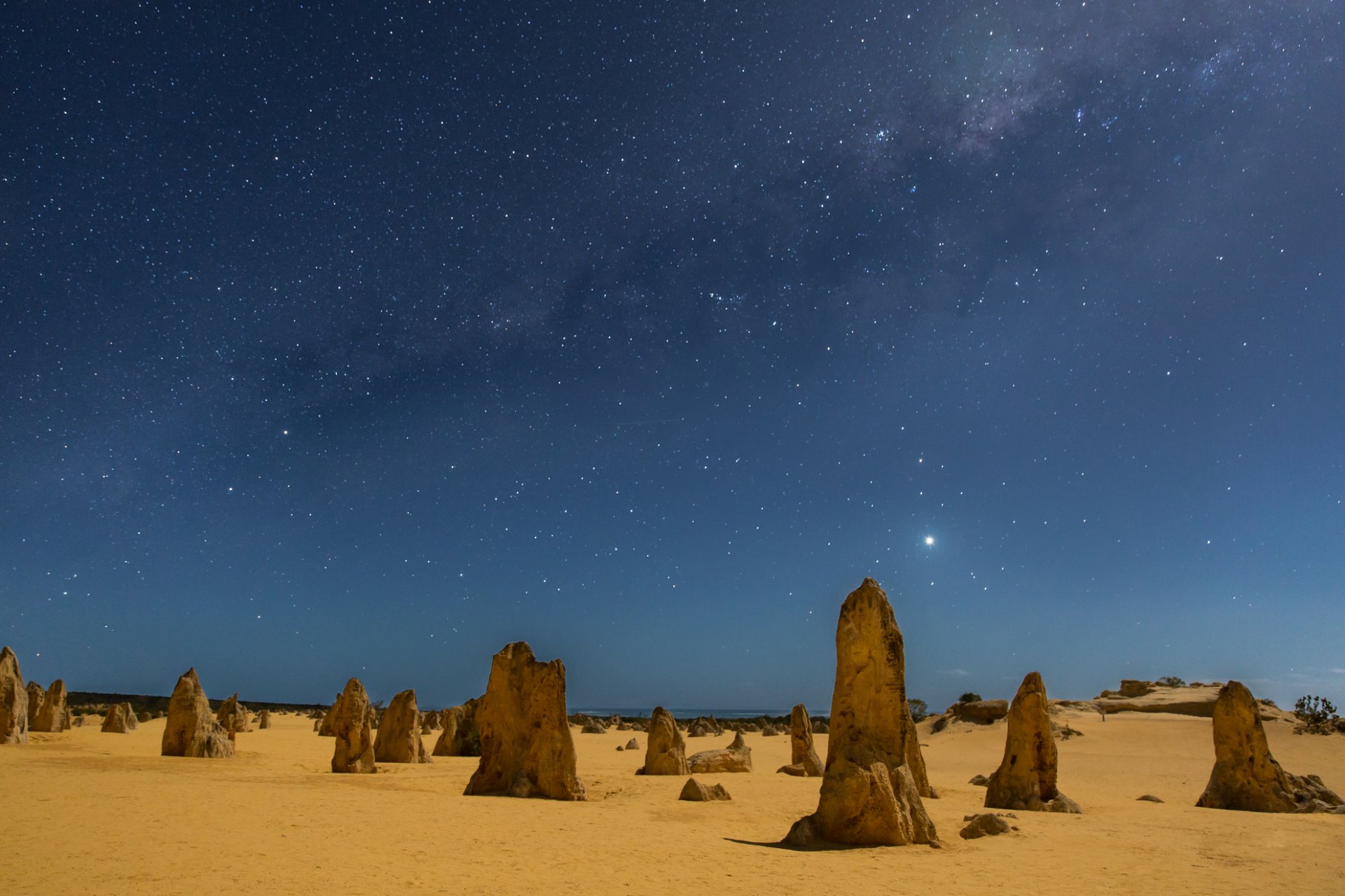 droga mleczna piasek gwiazdy noc filary park narodowy nambung australia australia zachodnia park narodowy nambung