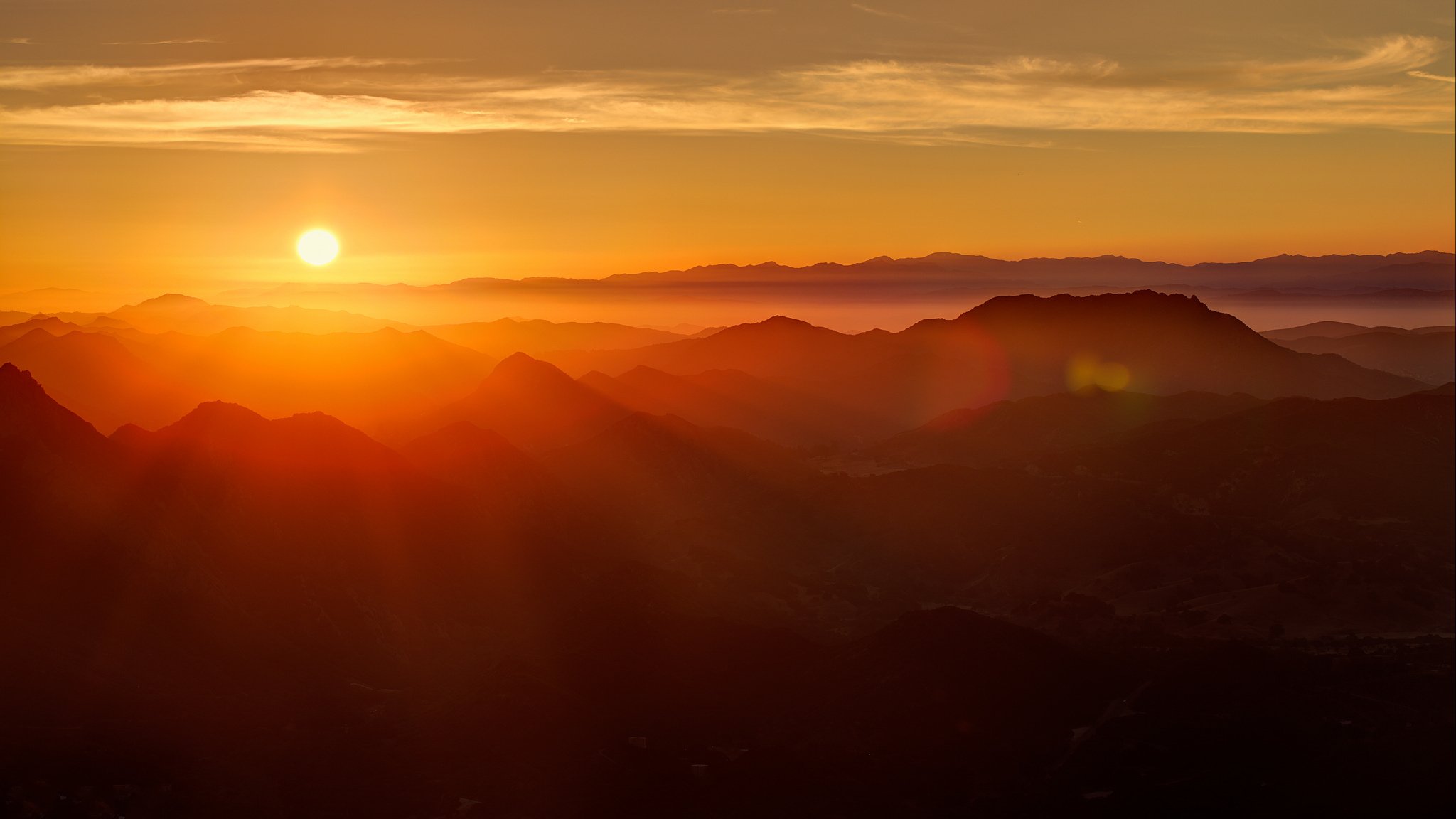 berge dämmerung sonne strahlen sonnenlicht