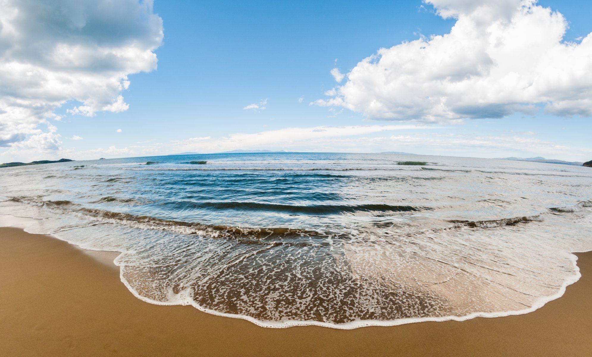 im sommer strand meer ozean sand ufer wellen