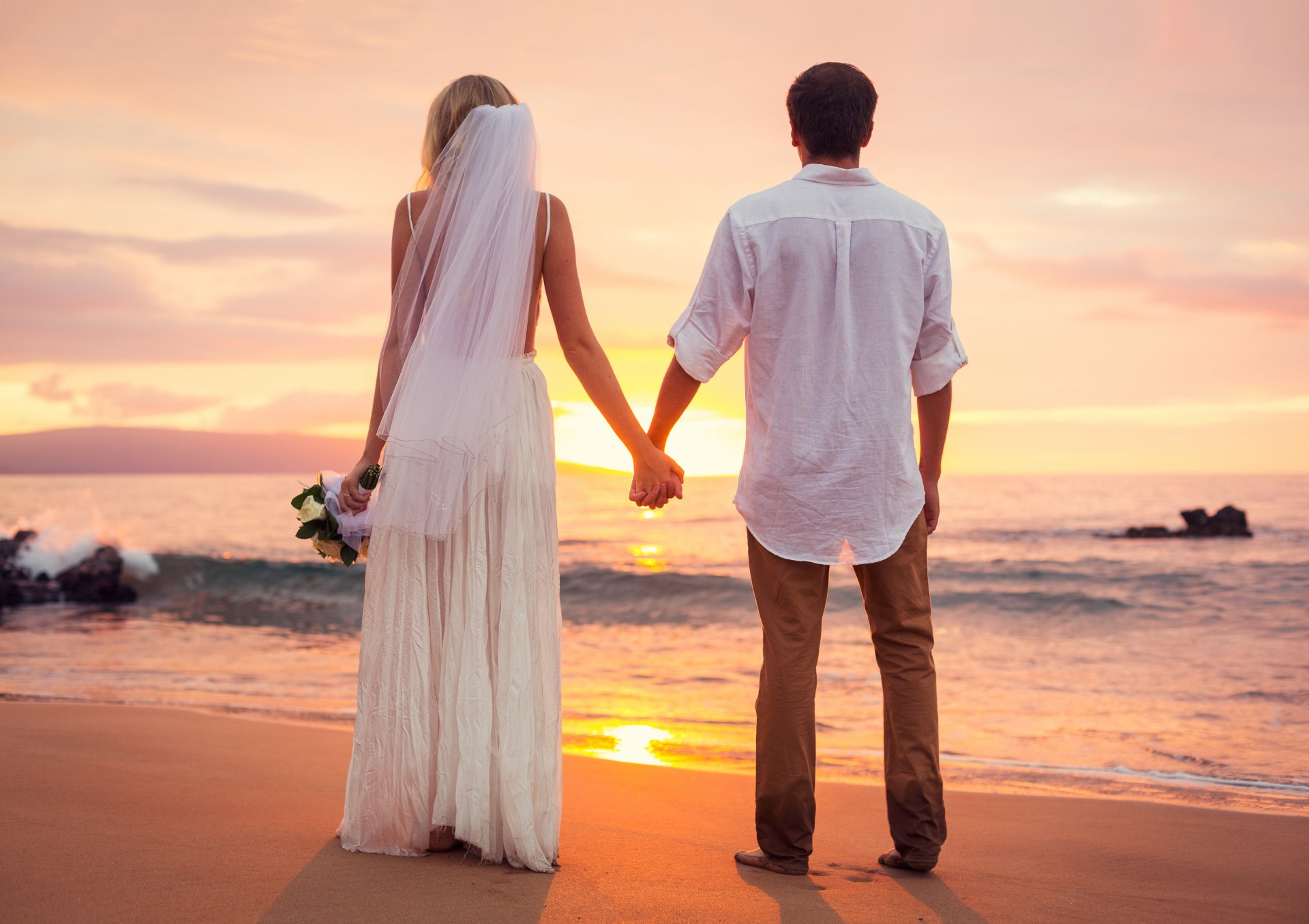 chicas naturaleza cielo nubes puesta de sol mar playa boda novia