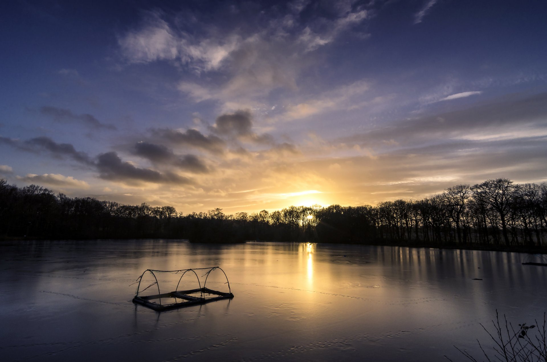 regno unito inghilterra yorkshire leeds fiume riva foresta alberi sera tramonto cielo nuvole