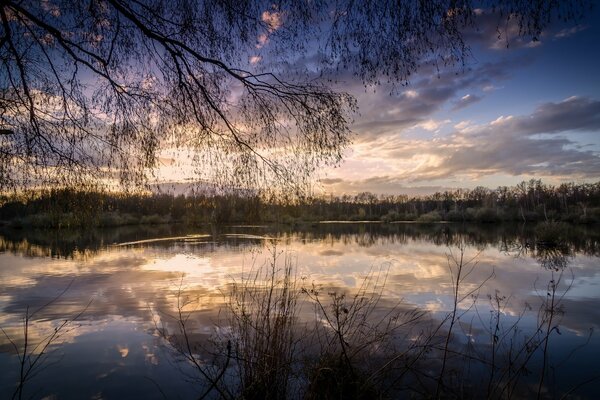 See bei Sonnenuntergang des Tages