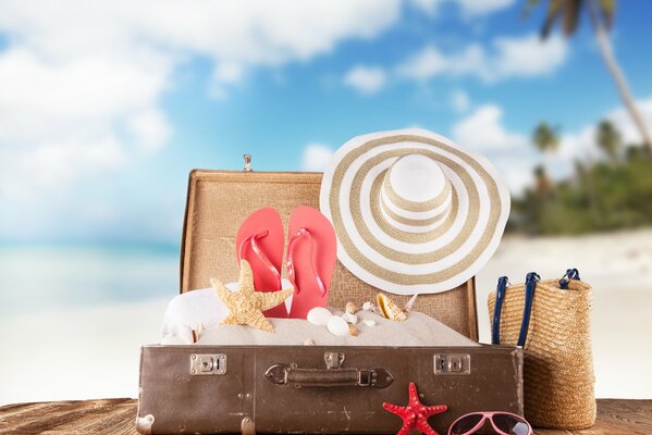 Maleta para vacaciones de verano en la playa