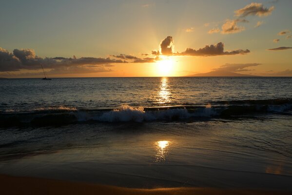 Cielo mare e tramonto Hawaii