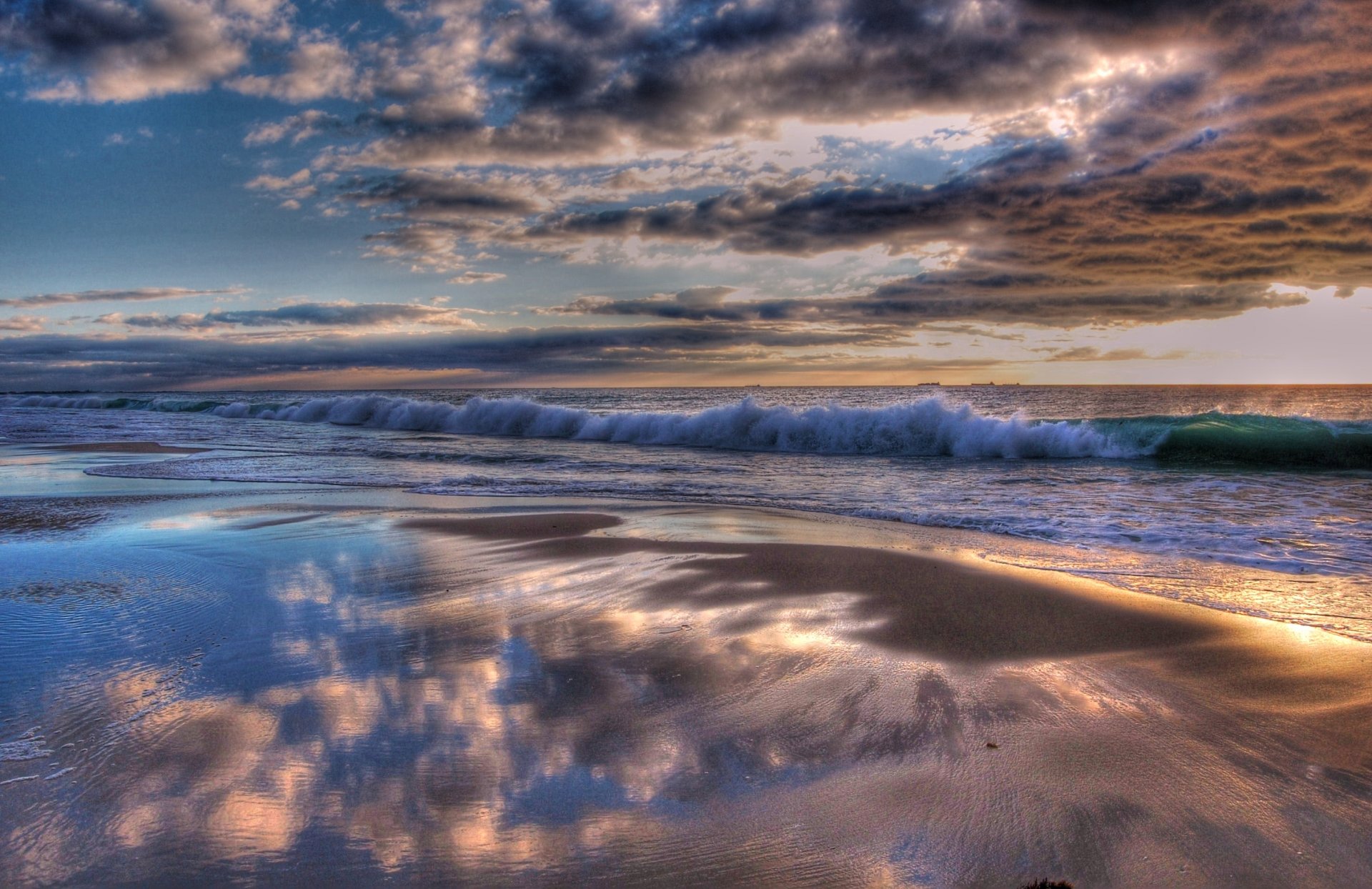 indischer ozean wasser wellen ufer wolken wolken sonnenuntergang