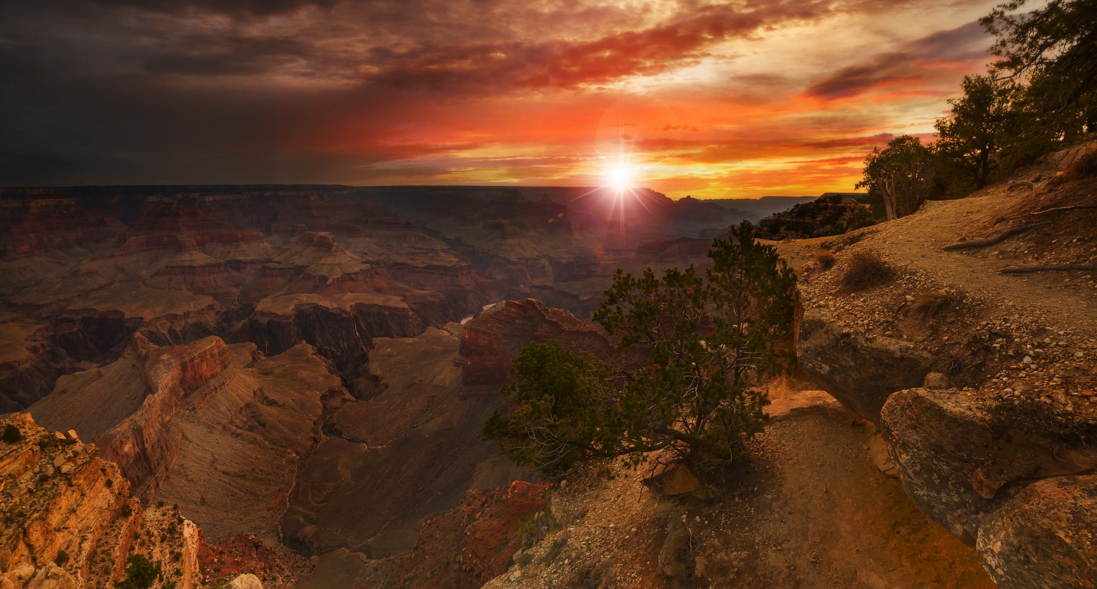 usa arizona grand canyon. sonne strahlen sonnenuntergang