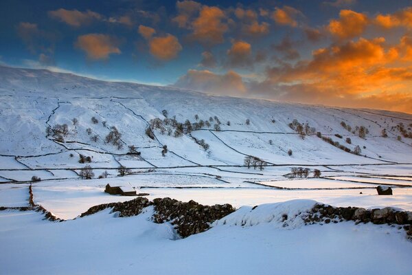 Colinas nevadas en Inglaterra