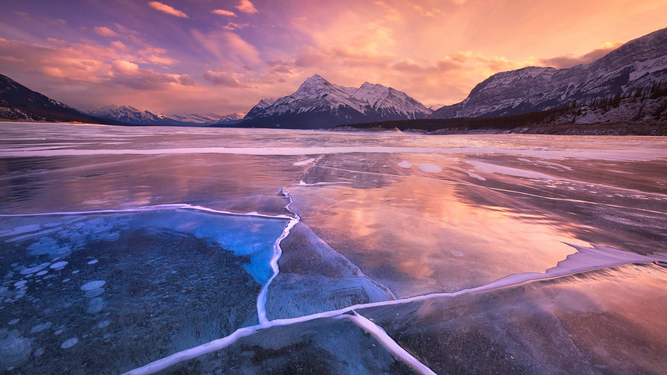 ciel nuages coucher de soleil montagnes lac glace