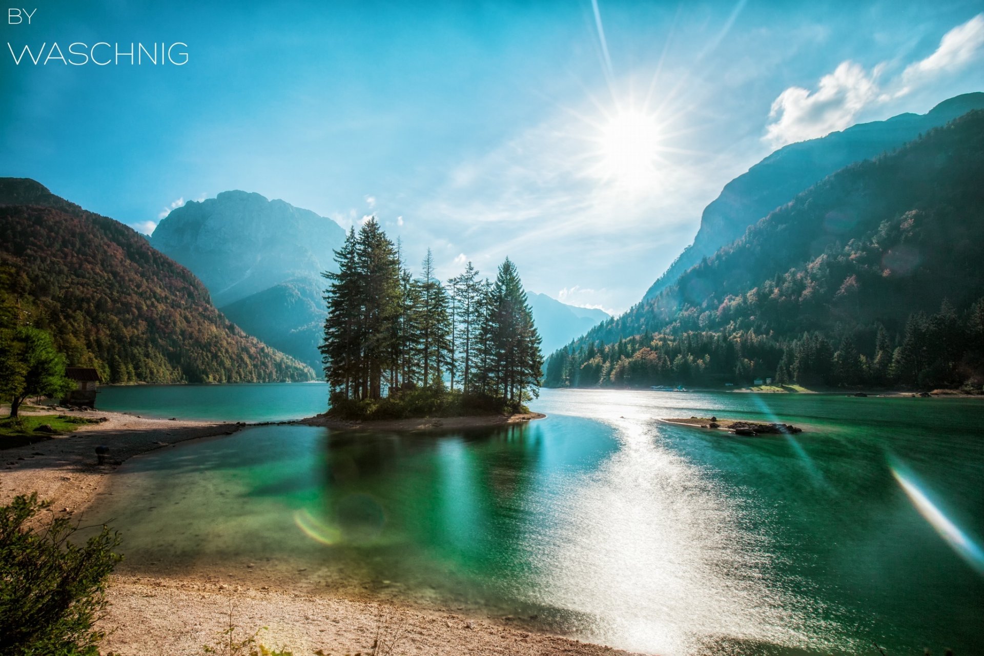 lago montañas bosque árboles islote naturaleza