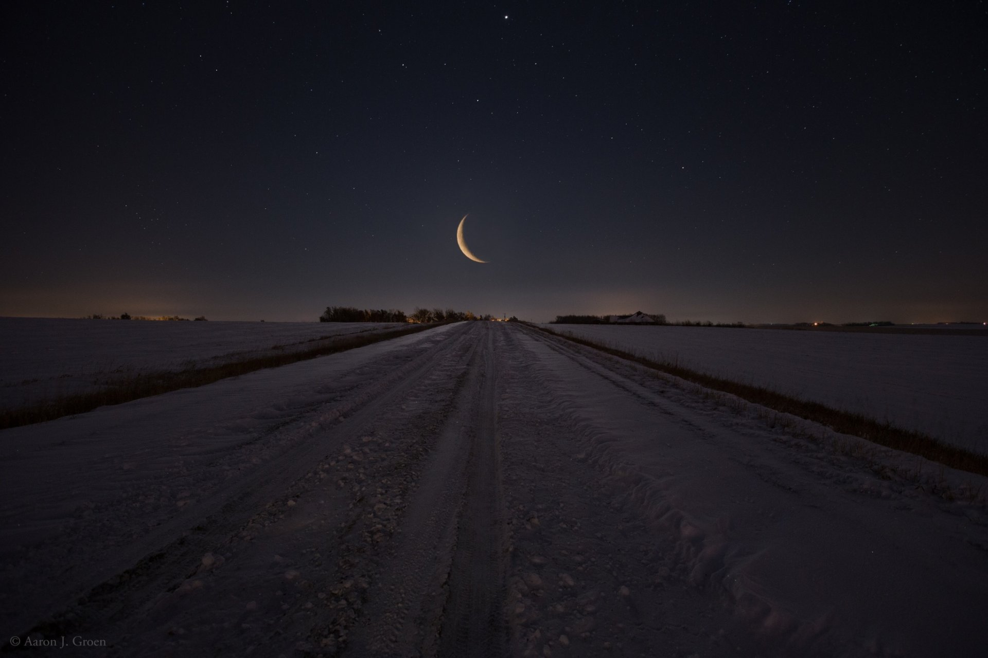 hiver neige lune étoiles route champ