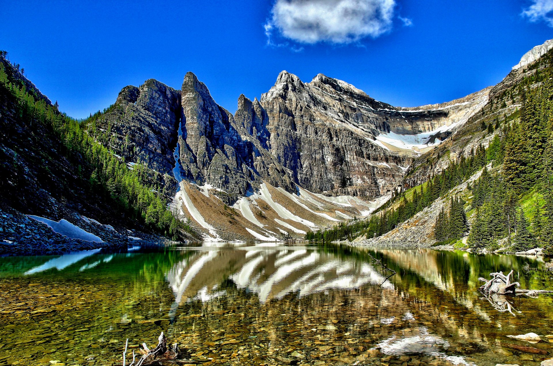 lago agnes parco nazionale di banff alberta canada cielo montagne neve alberi lago