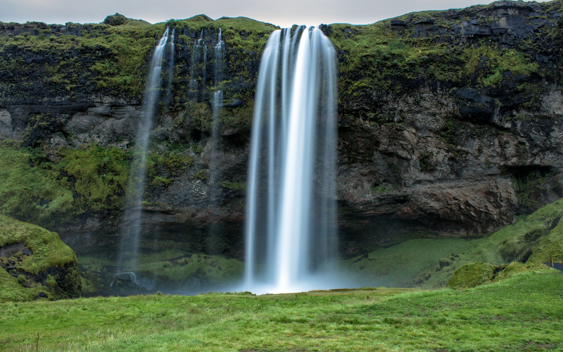 cascata di eljalandsfoss islanda cascata di seljalandsfoss flusso roccia