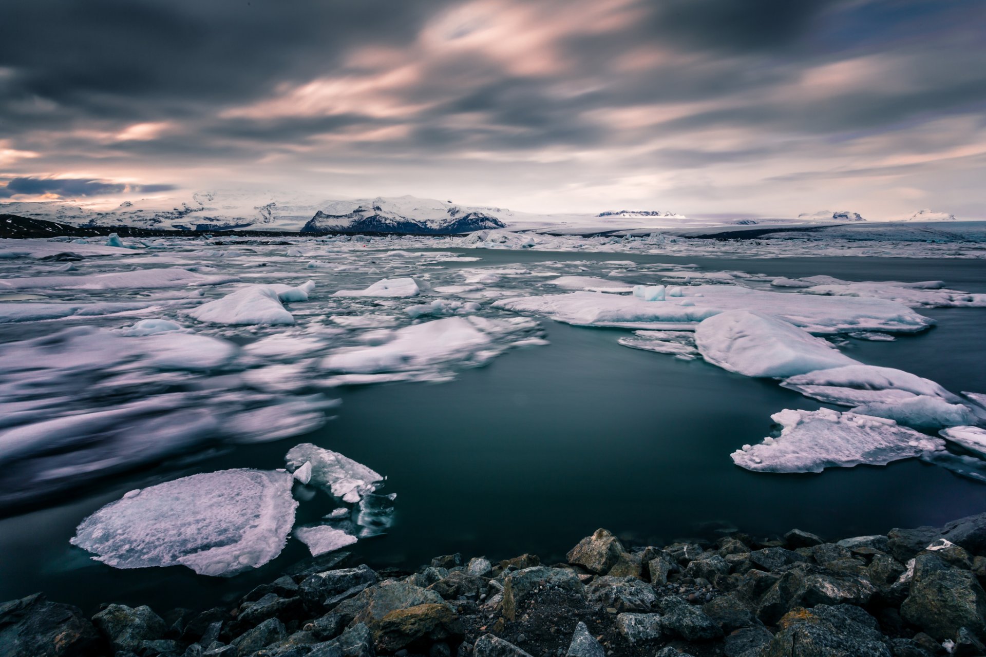 południowa islandia skandynawia zima ocean wybrzeże góry kry