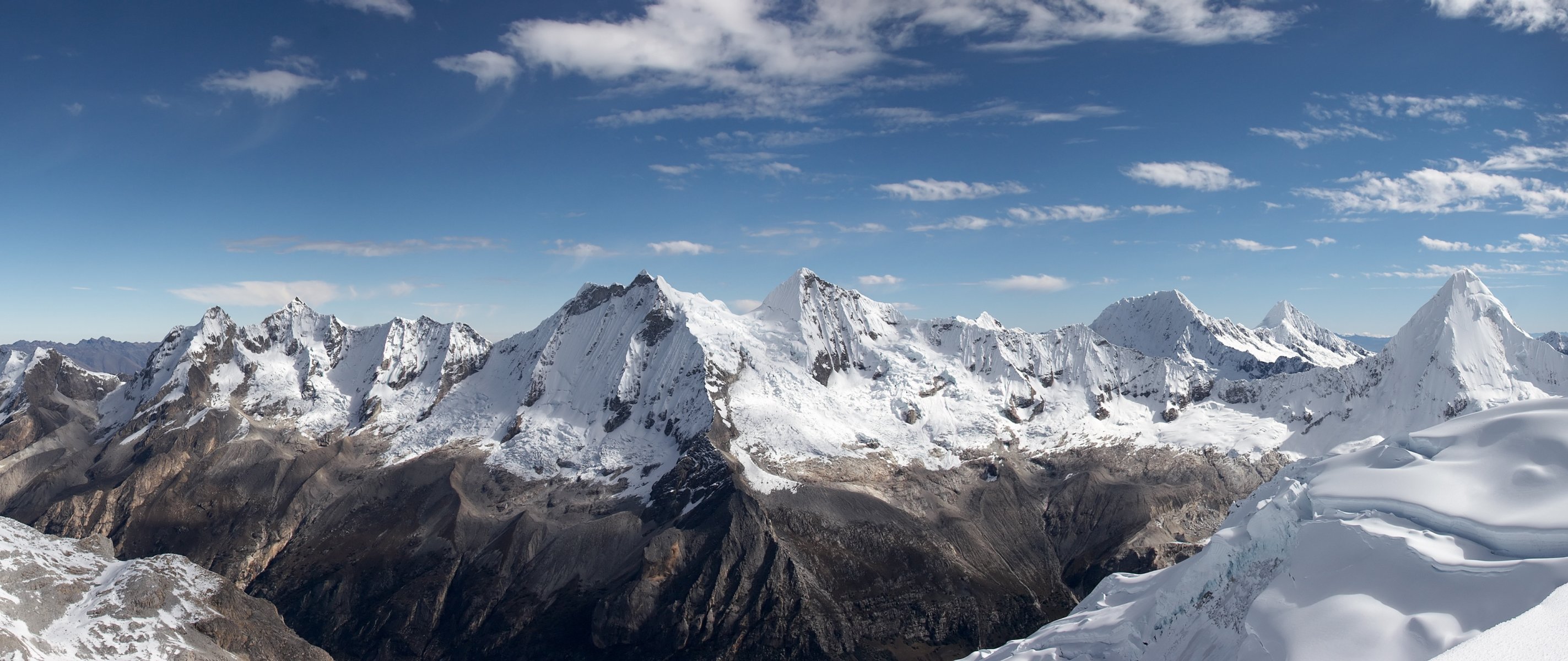 montagnes neige nuages