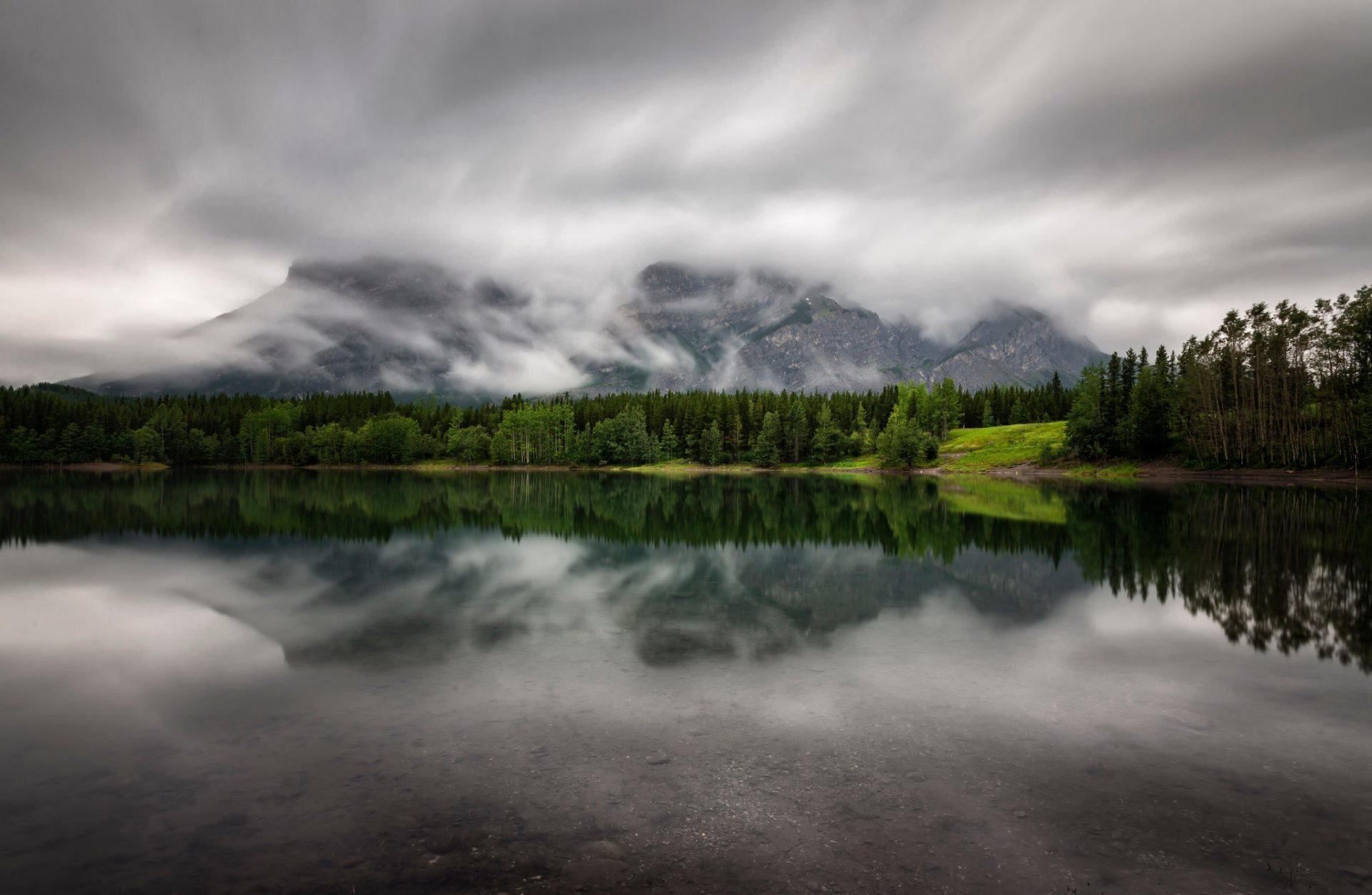 alberta lago montañas nubes