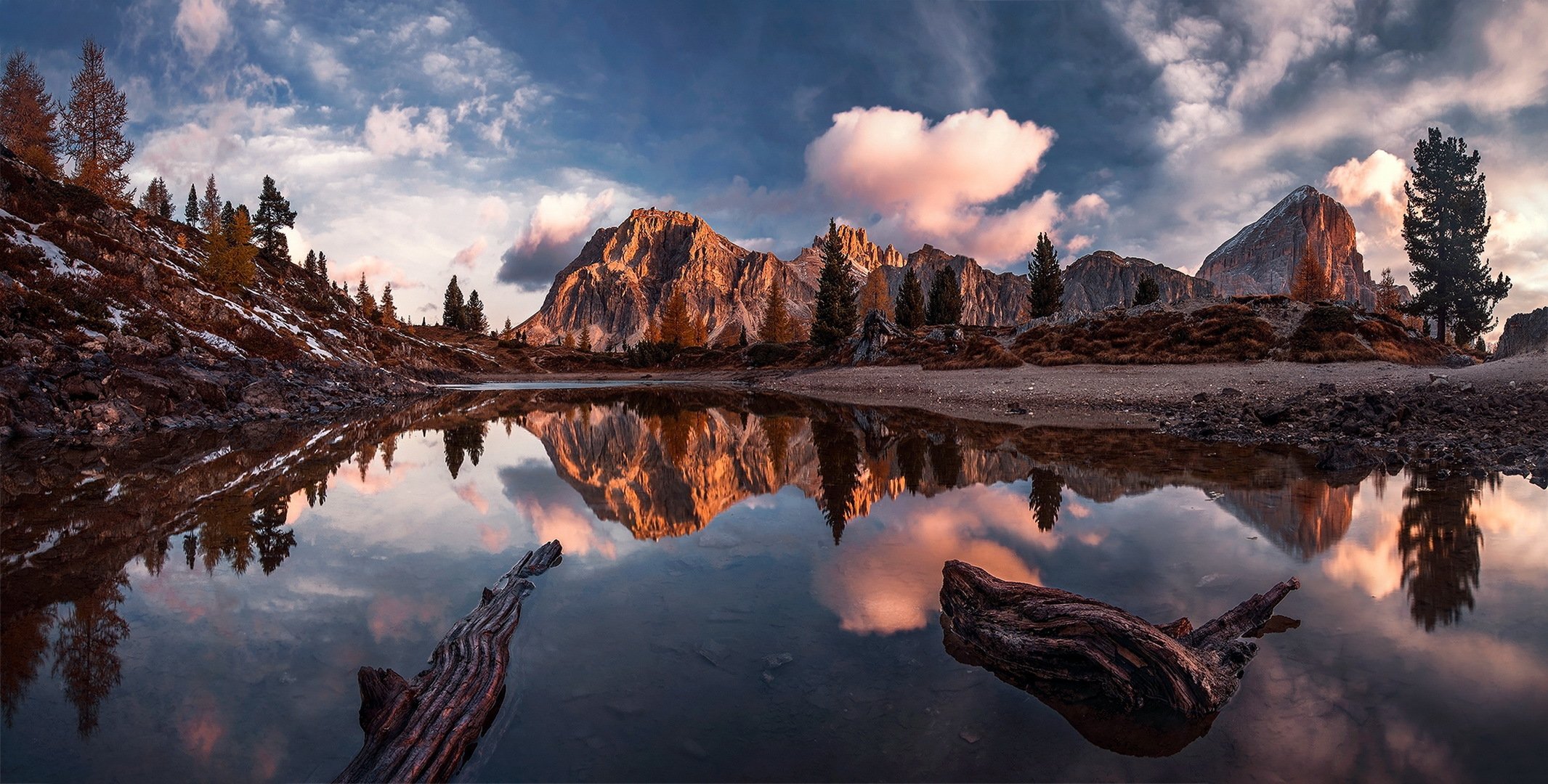 montañas cielo nubes reflexión