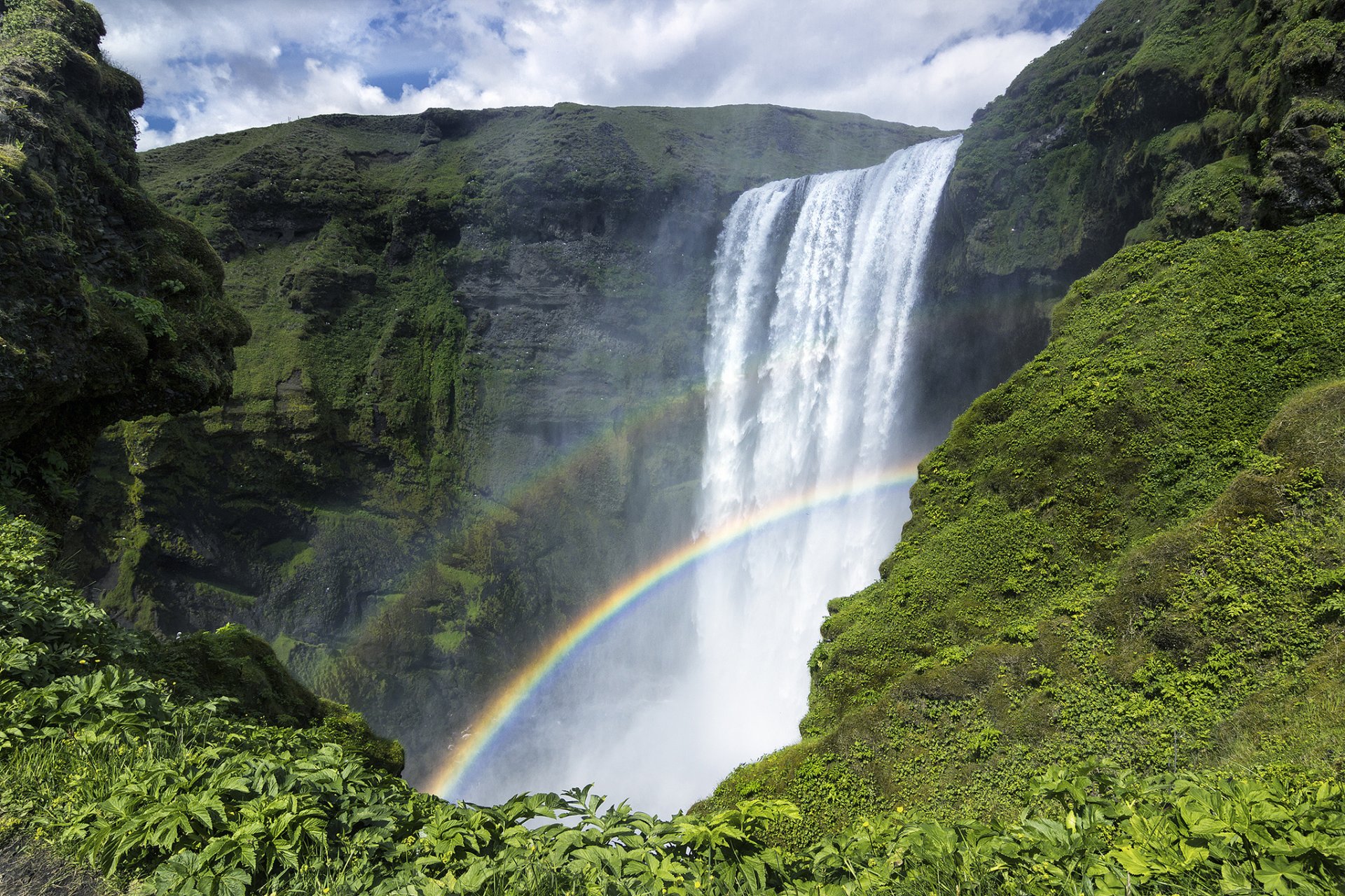 kogafoss islanda cascata di skogafoss arcobaleno rocce