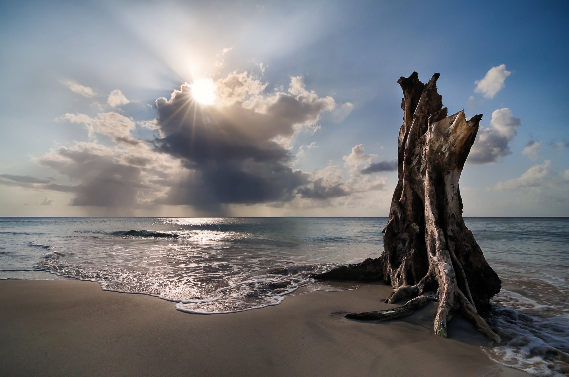 islas de maiz beach waves nicaragua sky clouds ☁