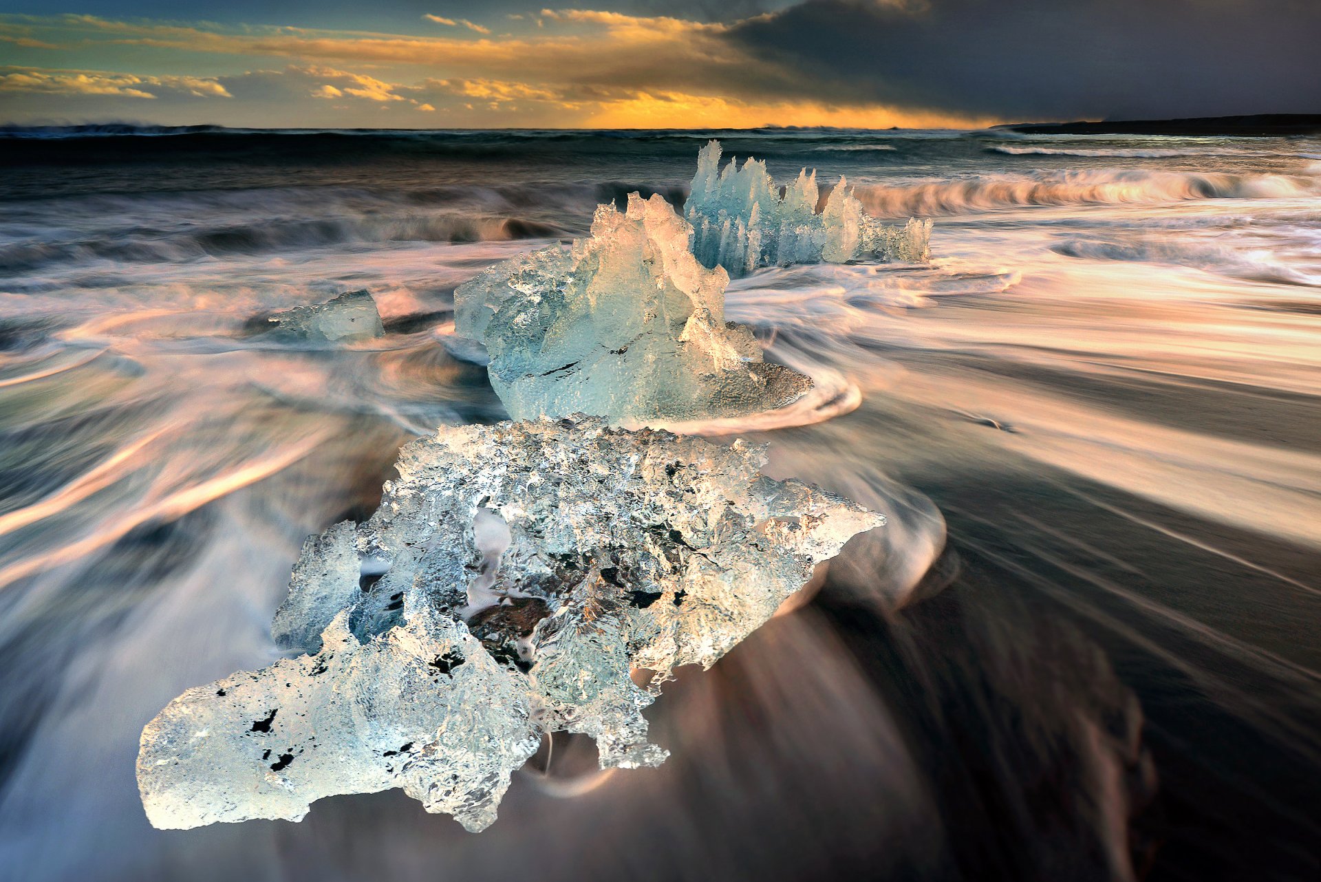 islanda jökulsárlón mare banchi di ghiaccio onde