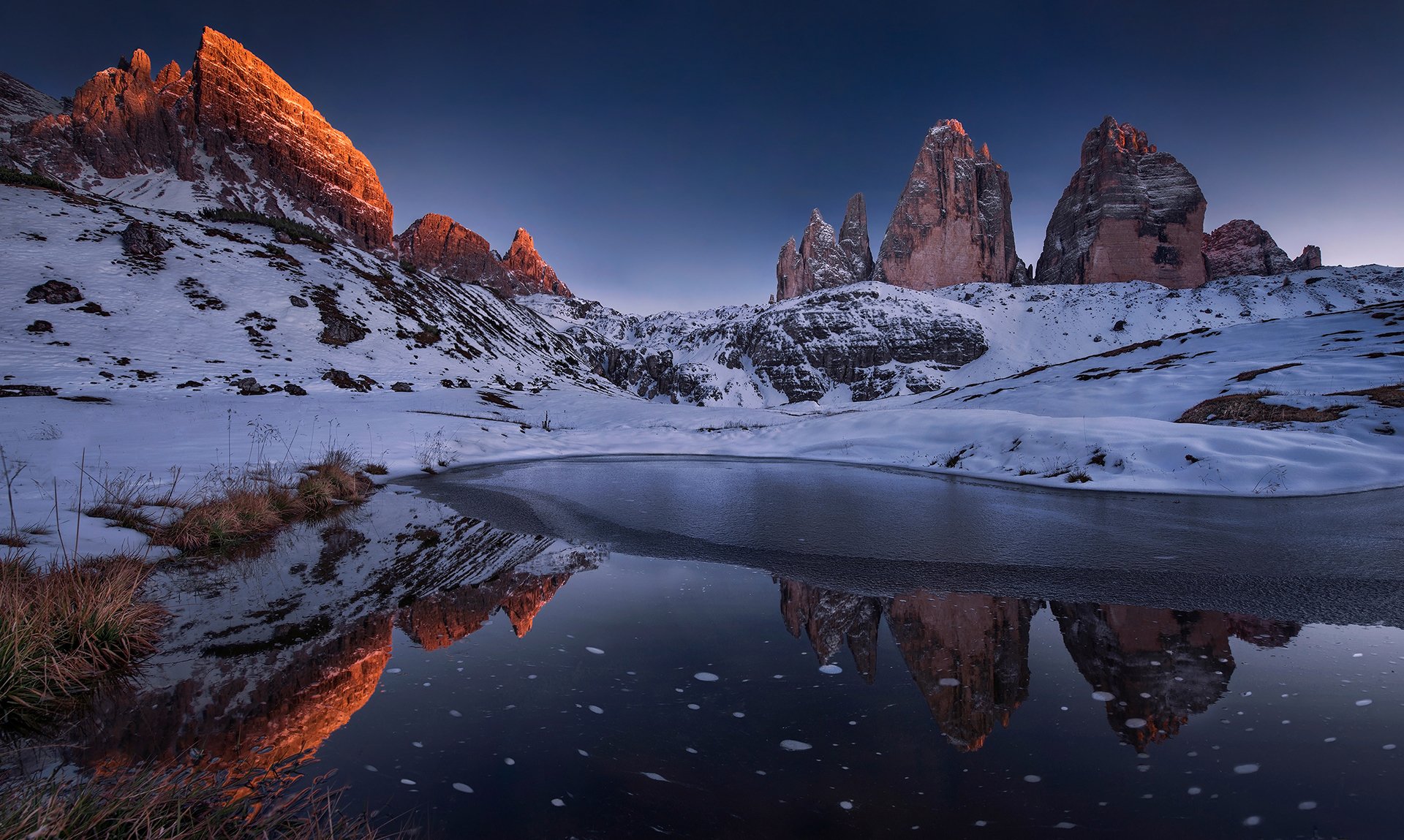 montagna neve nuvole foresta lago riflessione natura