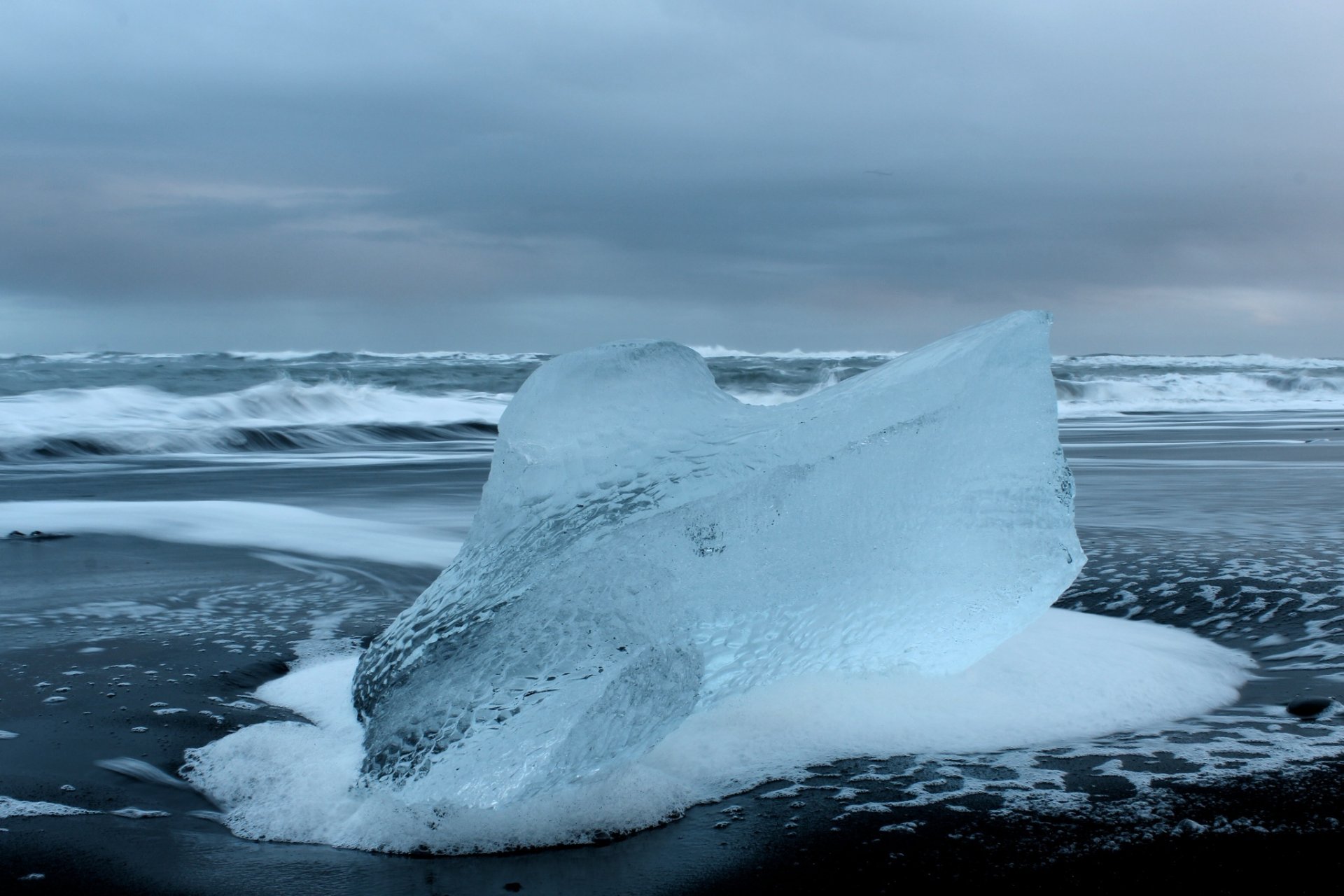 rivage vagues mousse glace froid