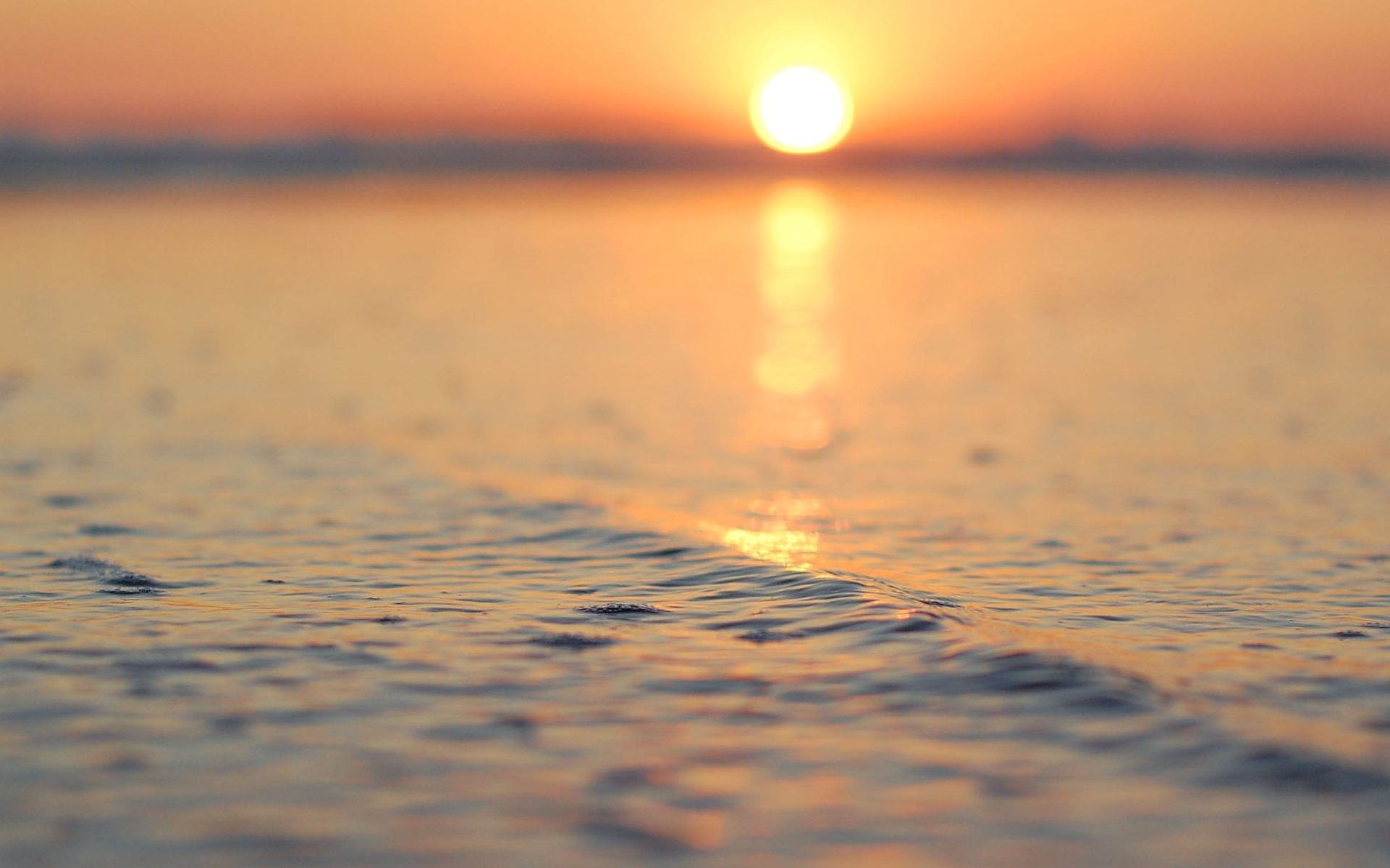 natura macro mare acqua oceano fiume onde onda sole tramonto alba calma raggi bokeh sfocatura riflessione macro sfondo carta da parati widescreen schermo intero widescreen widescreen