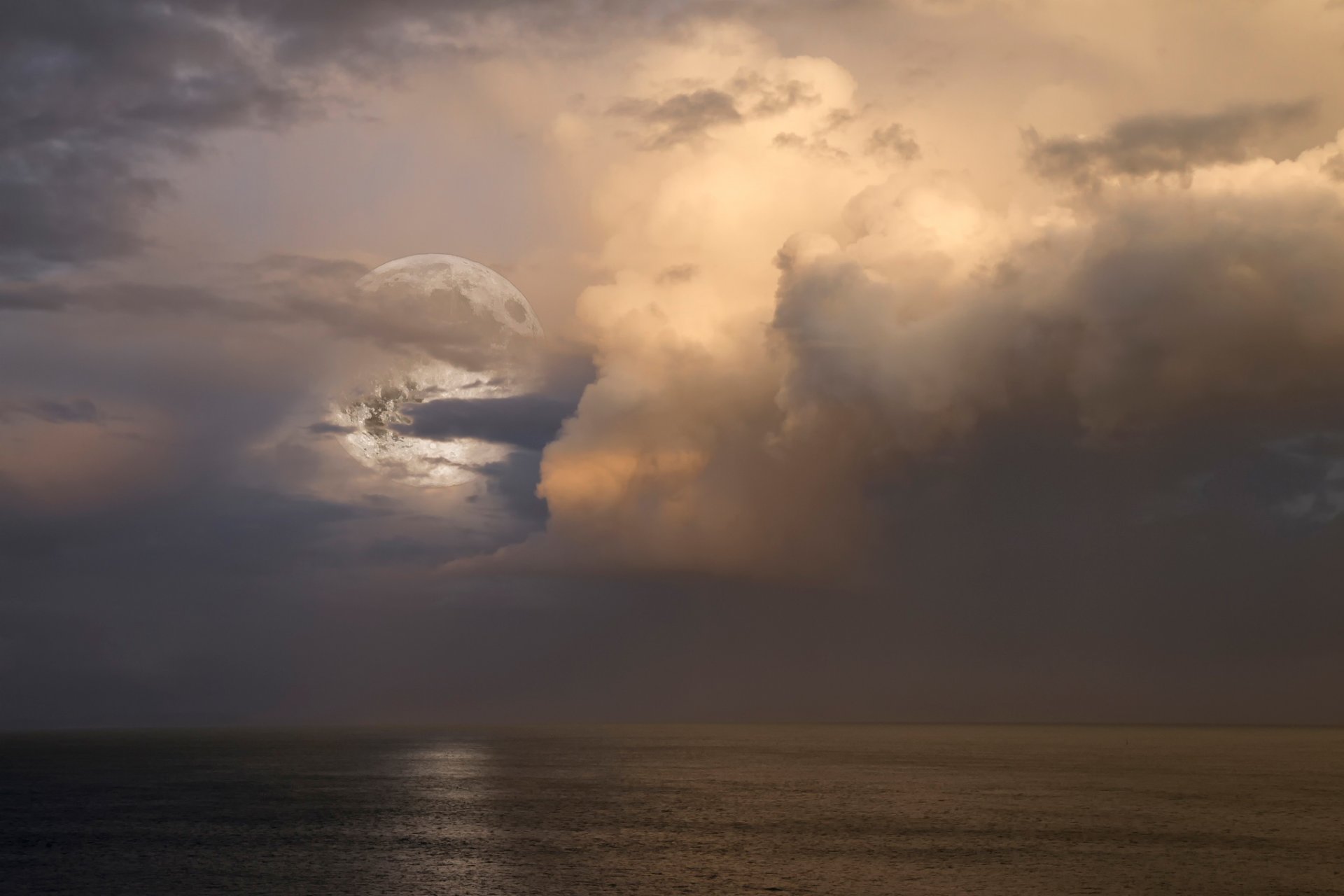 full moon sea waves horizon moon