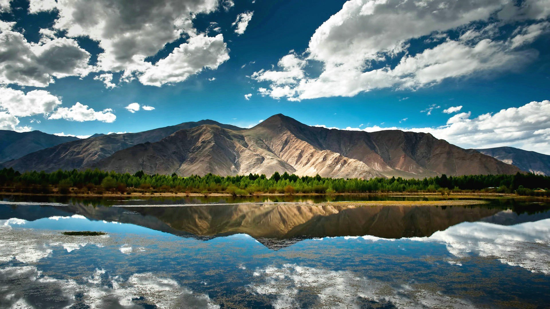 montaña reflexión naturaleza nubes