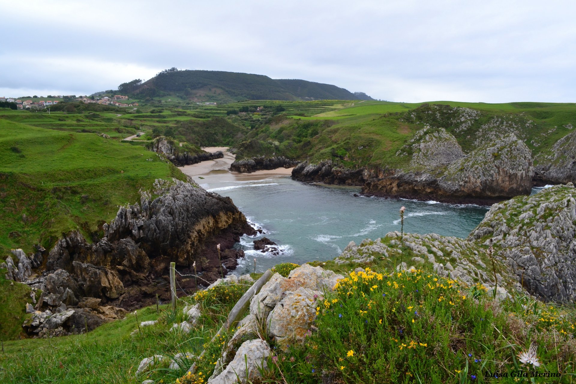 hiszpania kantabria natura góra domki woda