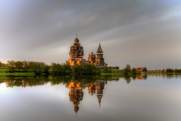 Morning in Kizhi. Reflection of the temple