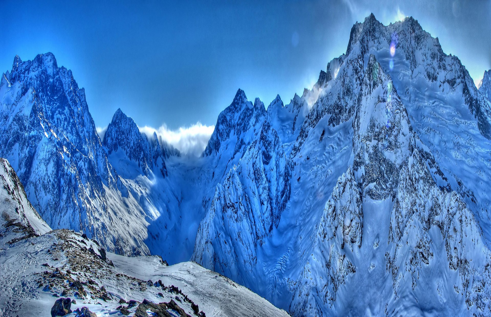 montagnes sommets neige ciel dombay