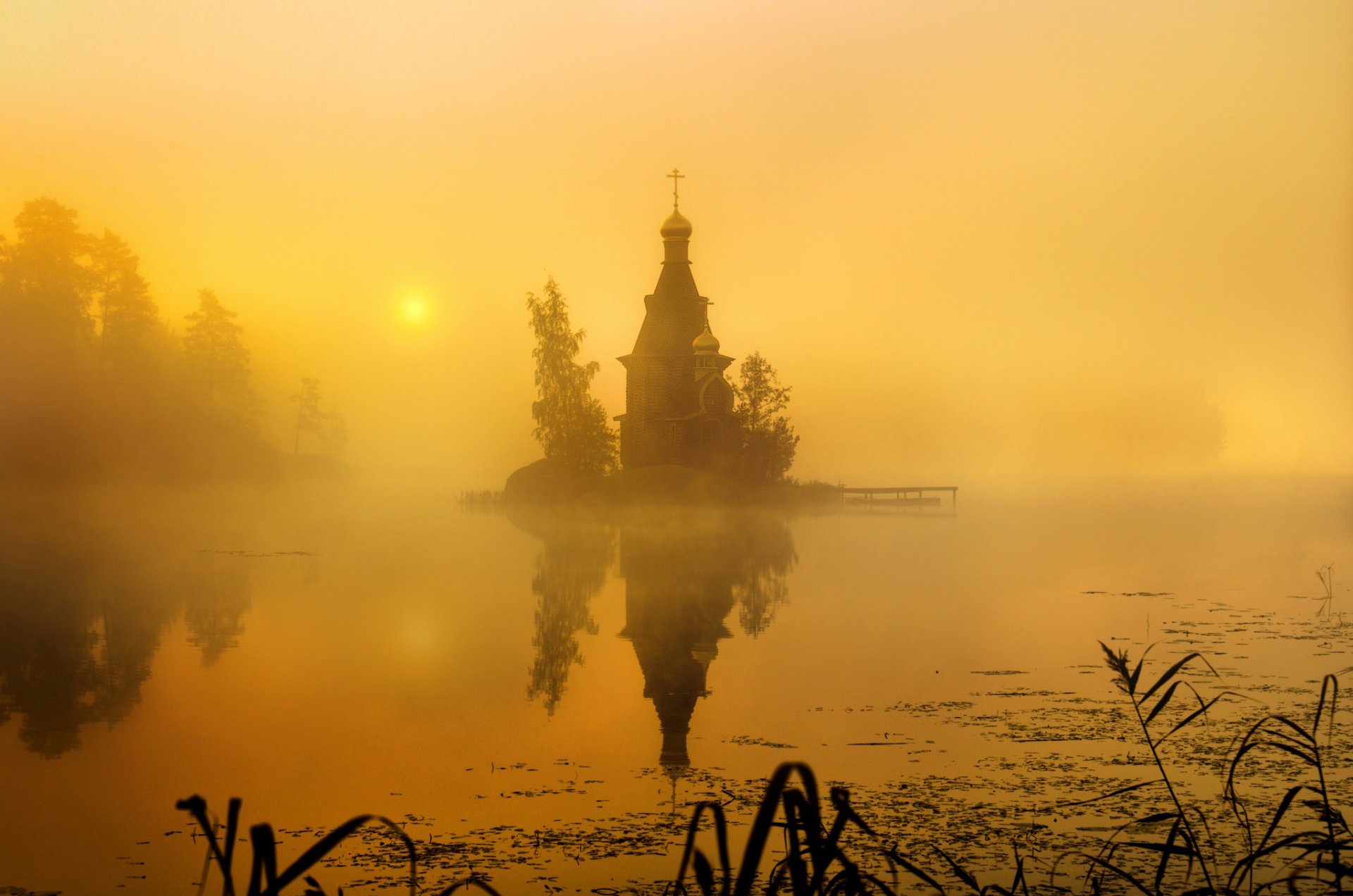 vuoksa russia chiesa di andrea il primo chiamato mattina nebbia