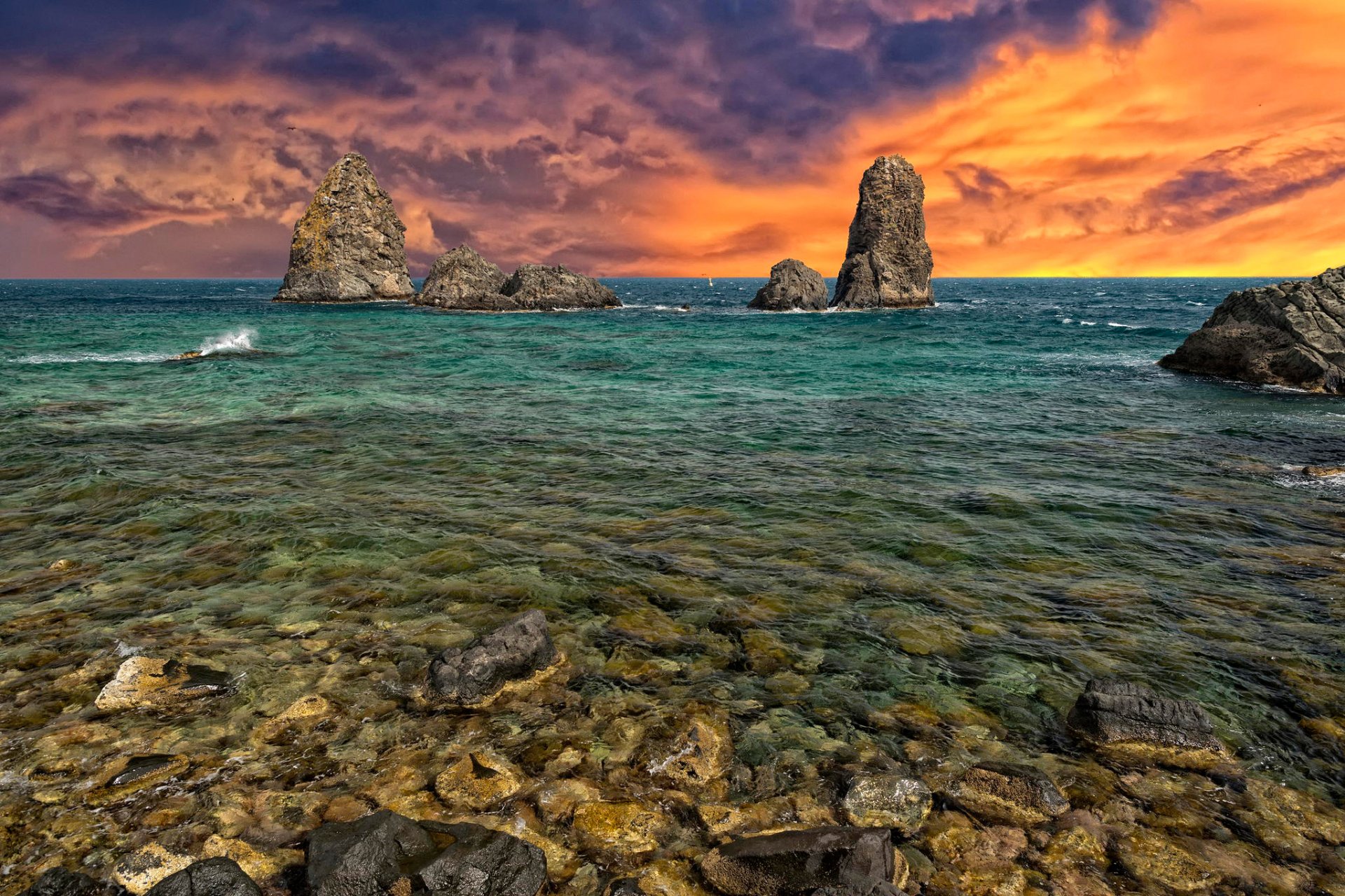 mare rocce rocce cielo