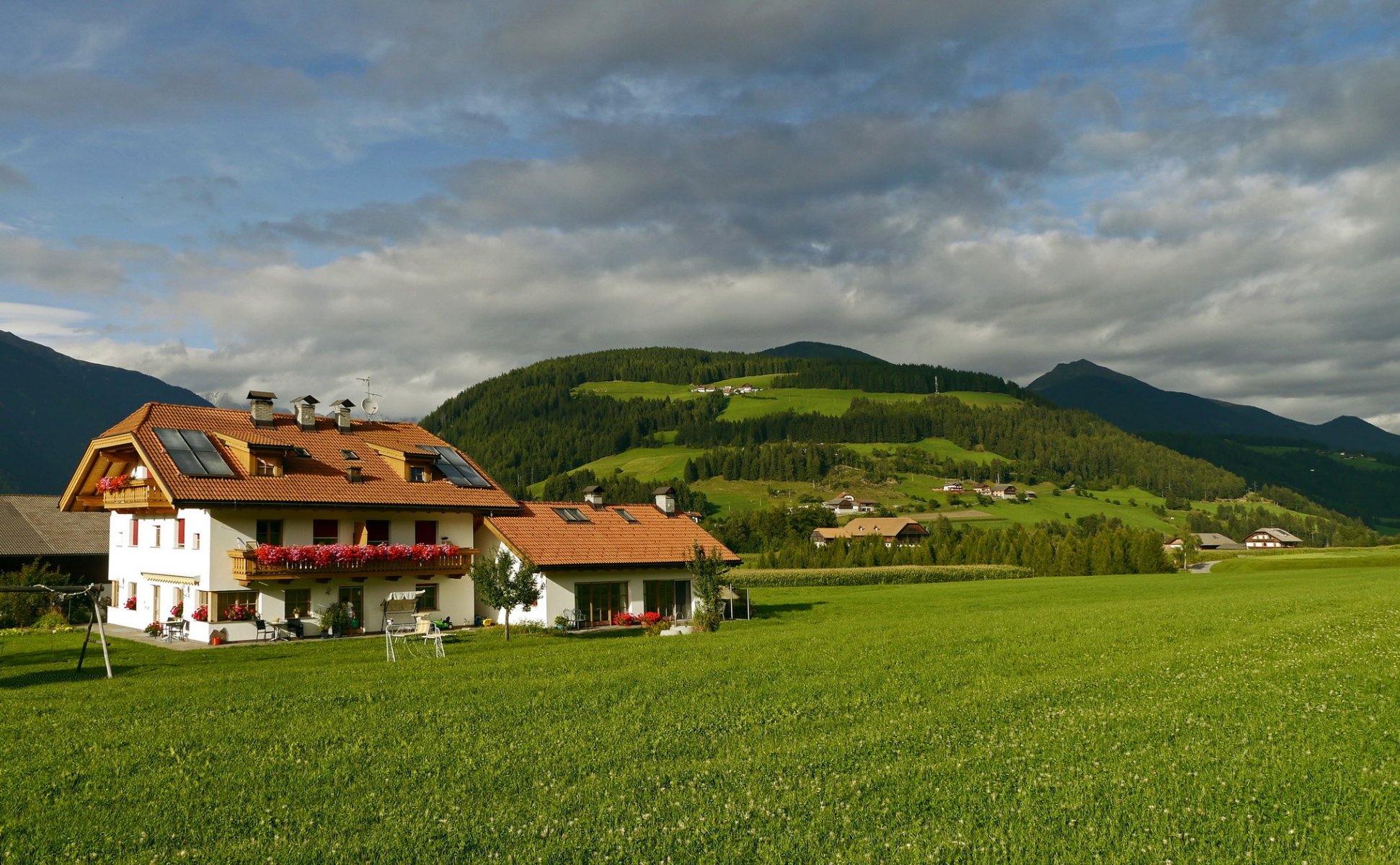 italia casa montagna prato valdaora erba città foto