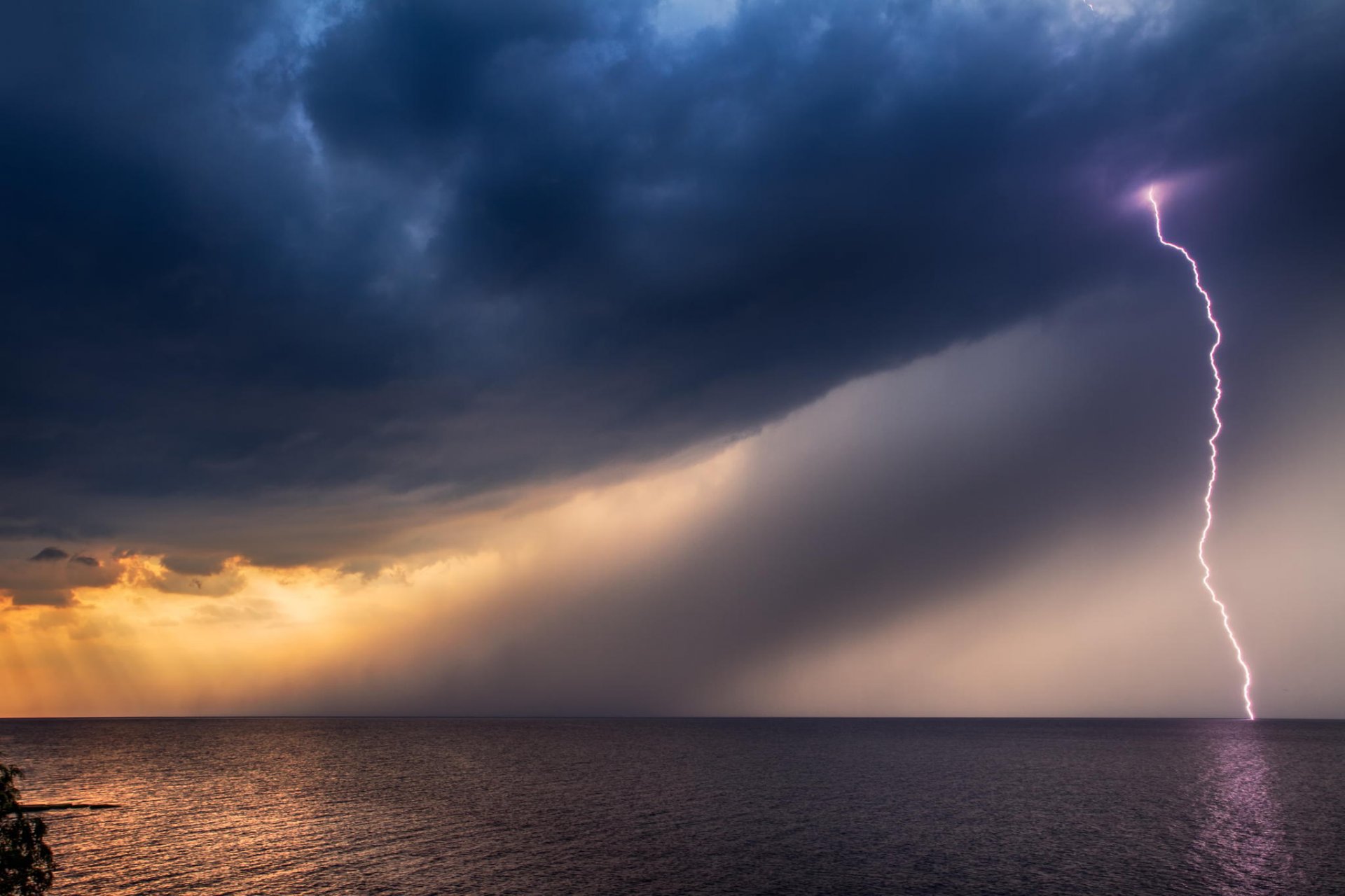 lightning nature sea the storm