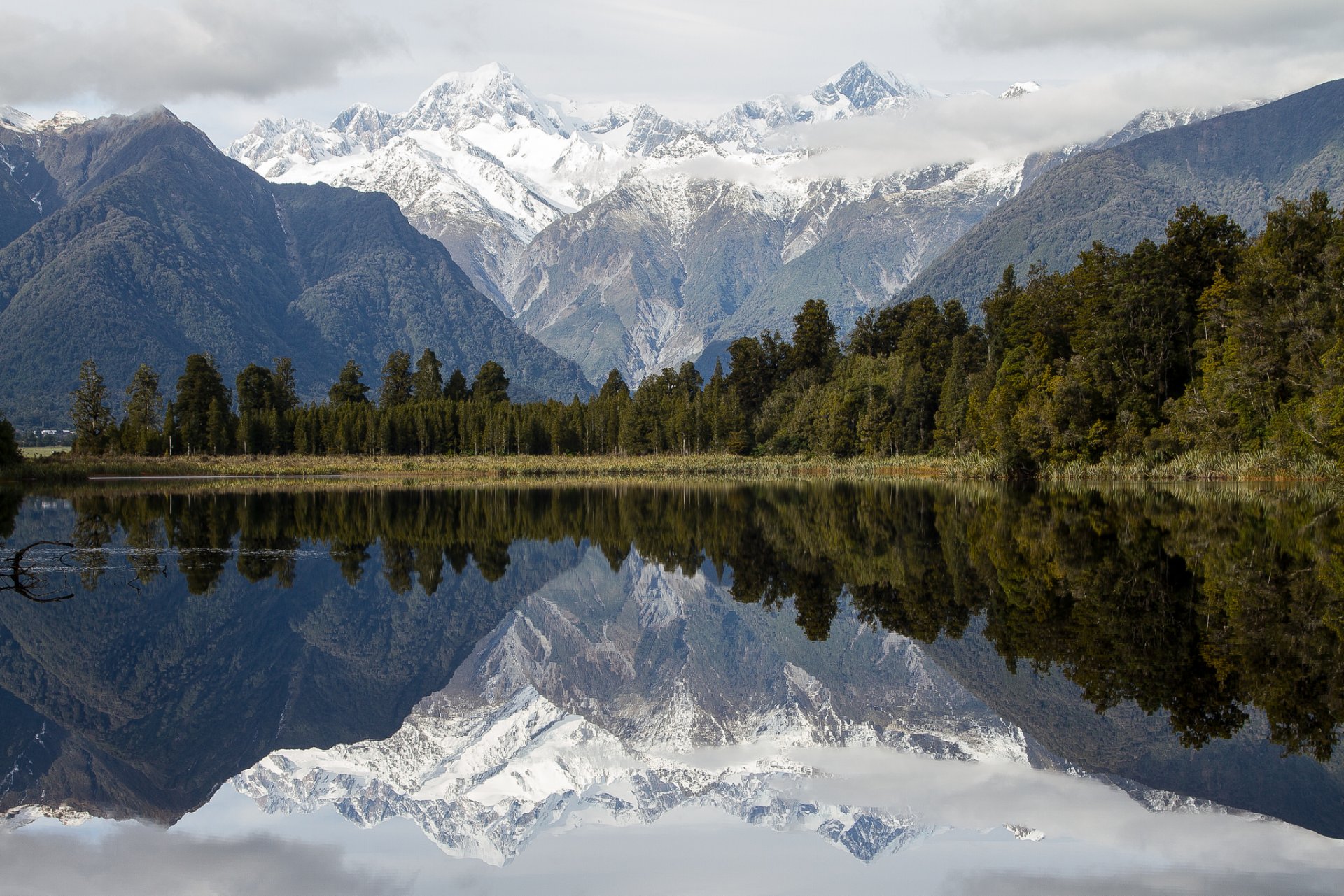 mirror-lake matheson new zealand mountain lake reflection