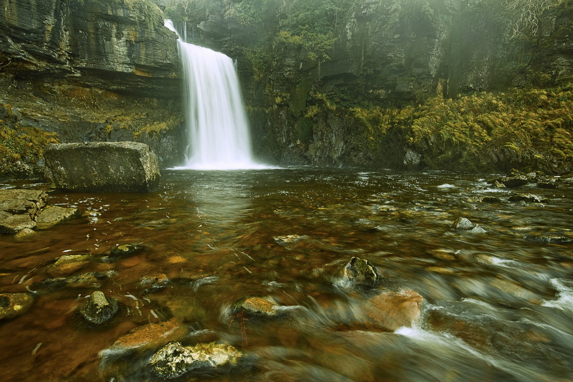 rocas río cascada corriente