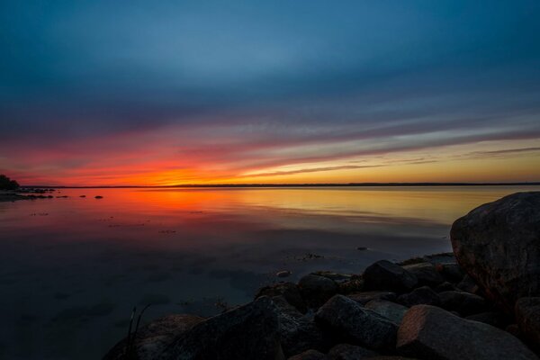 Coucher de soleil incroyable sur la mer Baltique