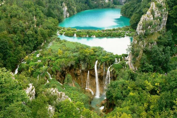 See und Wasserfall. Kroatien. Landschaft