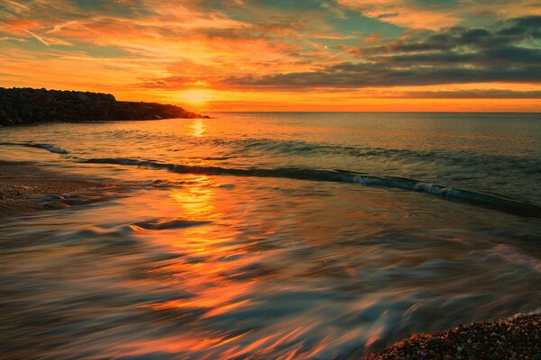 Italienischer Sonnenuntergang am Meer