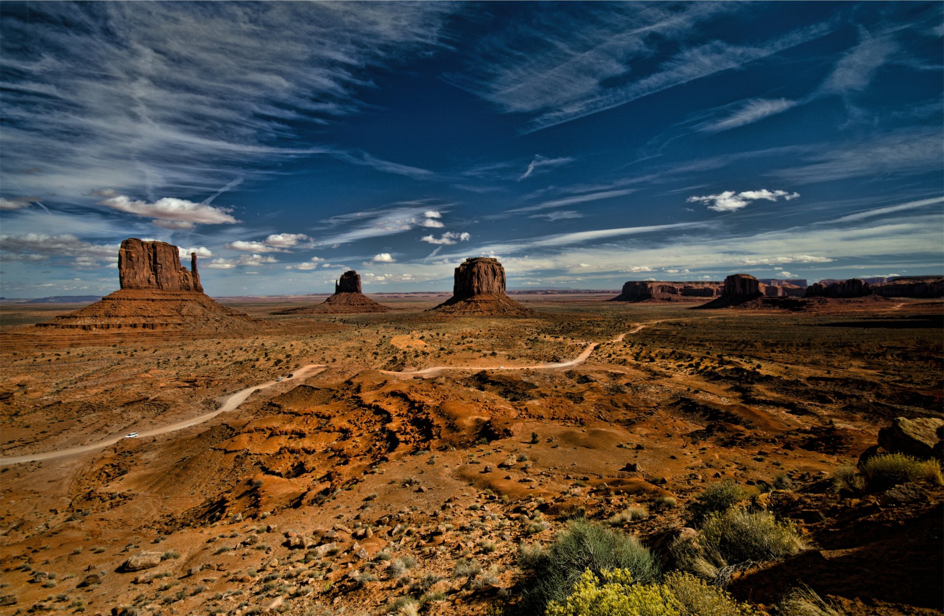 monument valley stati uniti d america monument valley cielo nuvole paesaggio deserto erba piante