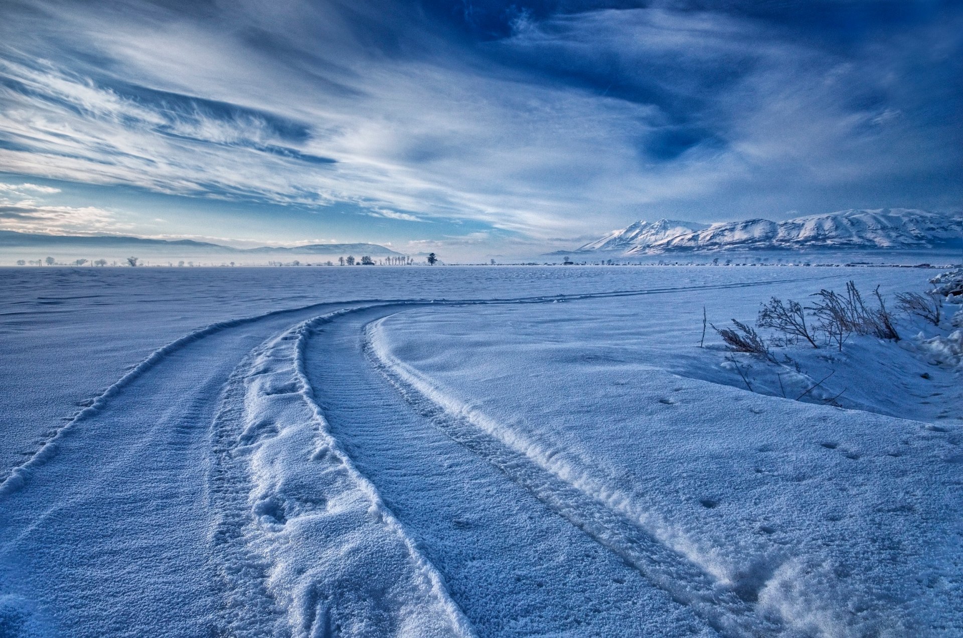 hiver neige montagne chemin